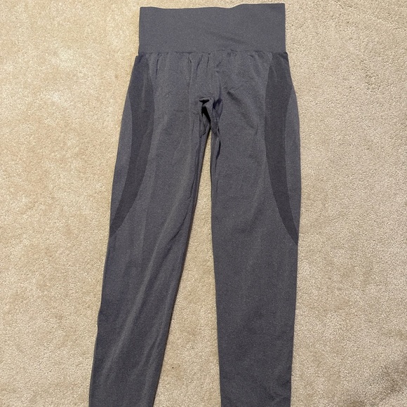 Butt and Hip Defining NVGTN Leggings - Picture 2 of 6